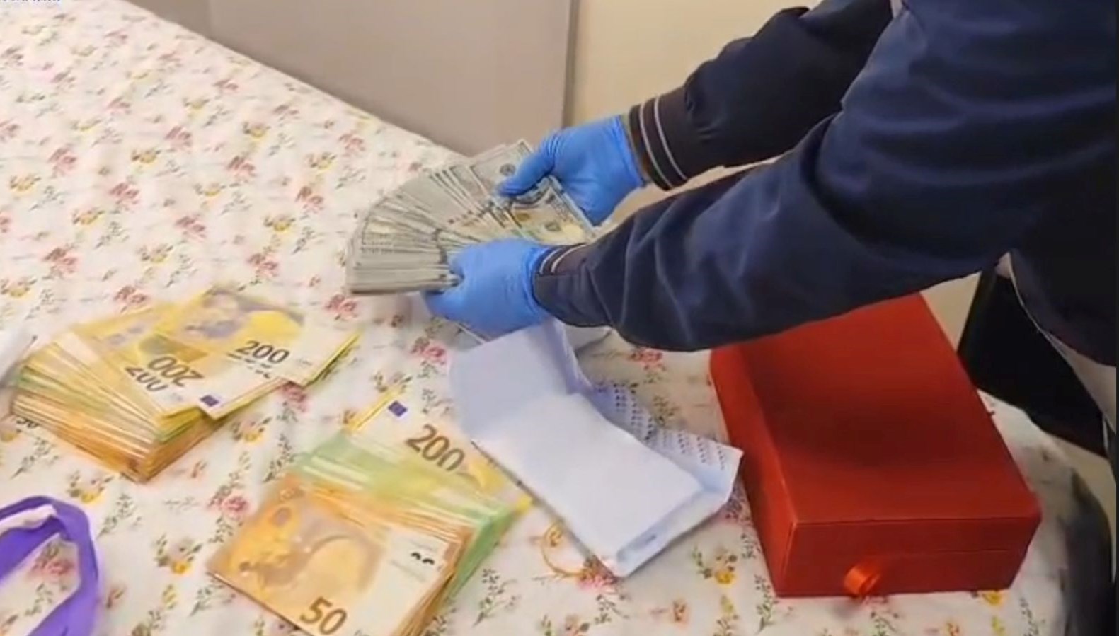 malatyada buyucu operasyonu on binlerce eurove dolar ele gecirildi dnsX8c71