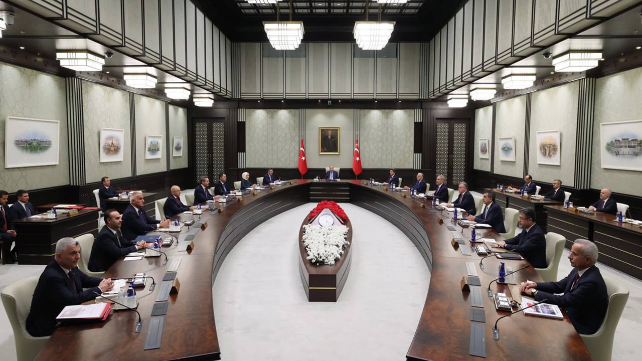 sarayda bakanlar kurulu toplandi erdogandan aciklama bekleniyor HIwhhgZw