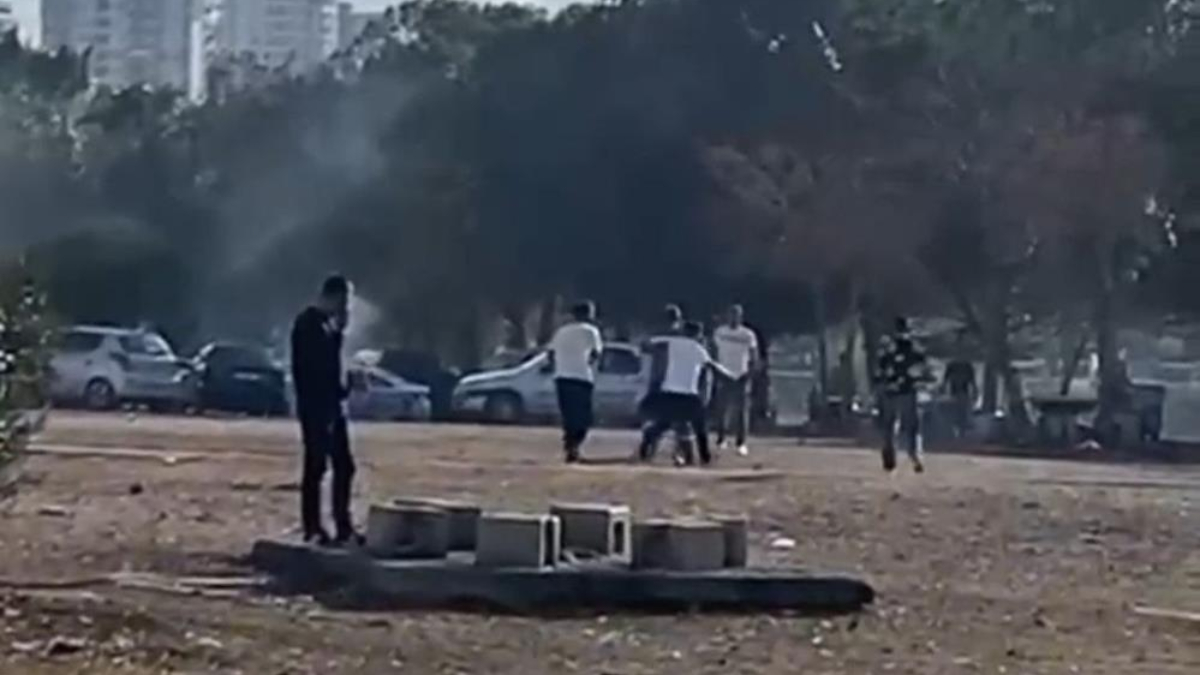 adanada sopayla darbettikleri kisiyi bicakladilar tjGnXCXa.jpg