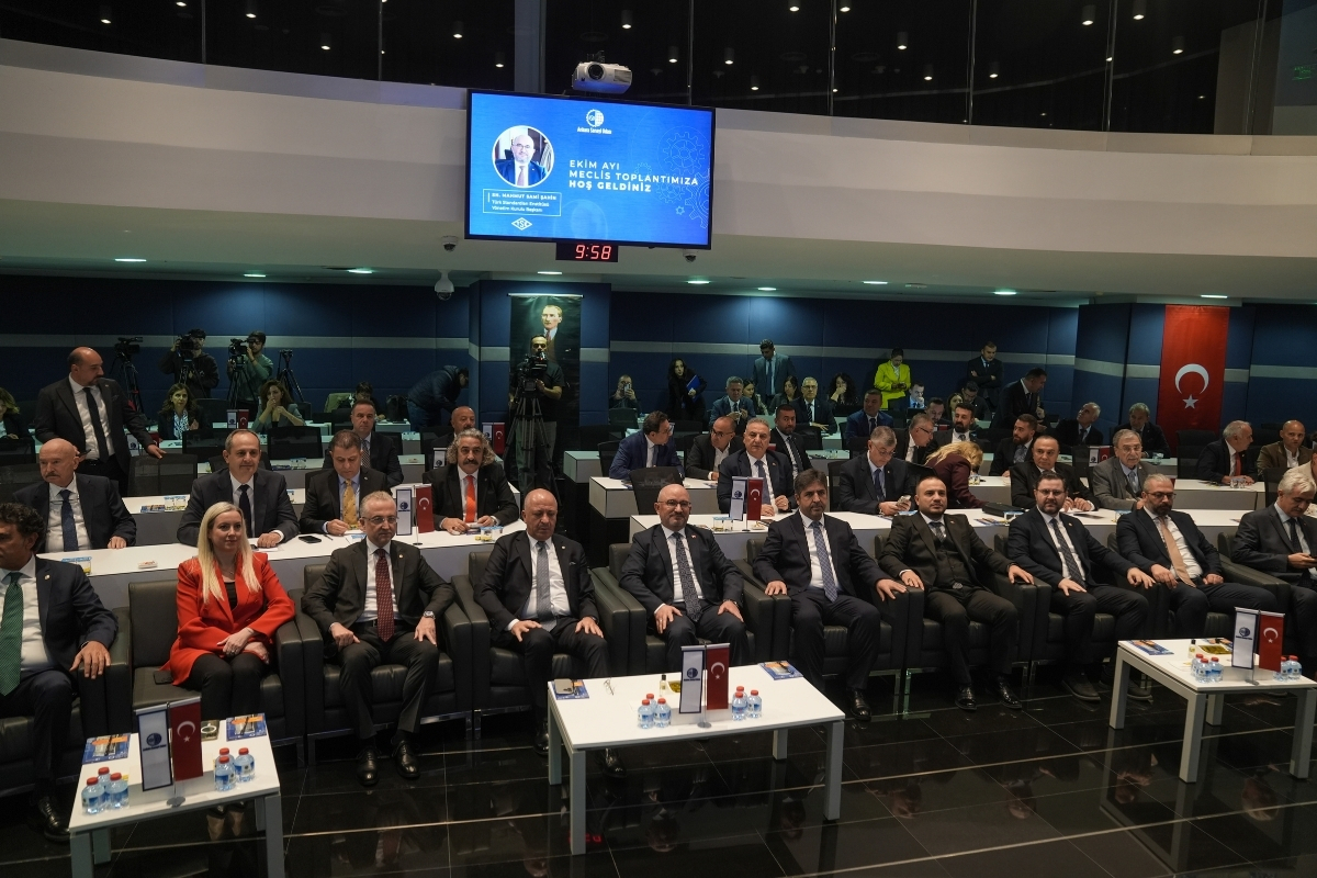 ankara sanayi odasinin ekim ayi meclis toplantisinda konusan tse baskani mahmut sami sahin avrupa standartini turk standardi haline getiriyoruz SQKblsUq.jpg