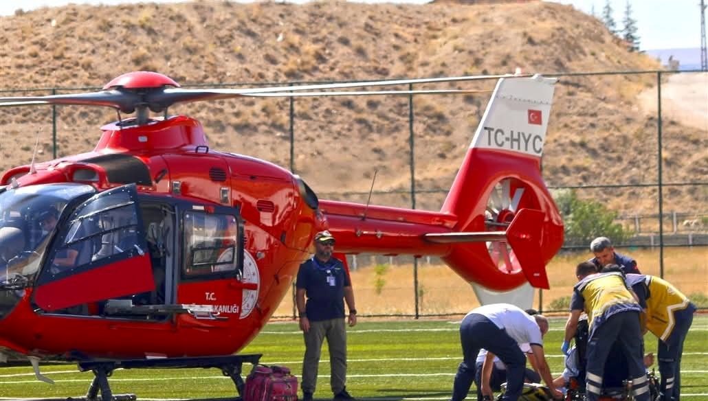 hava ambulansi tarlada calisirken yaralanan vatandas icin havalandi YNu89ga1