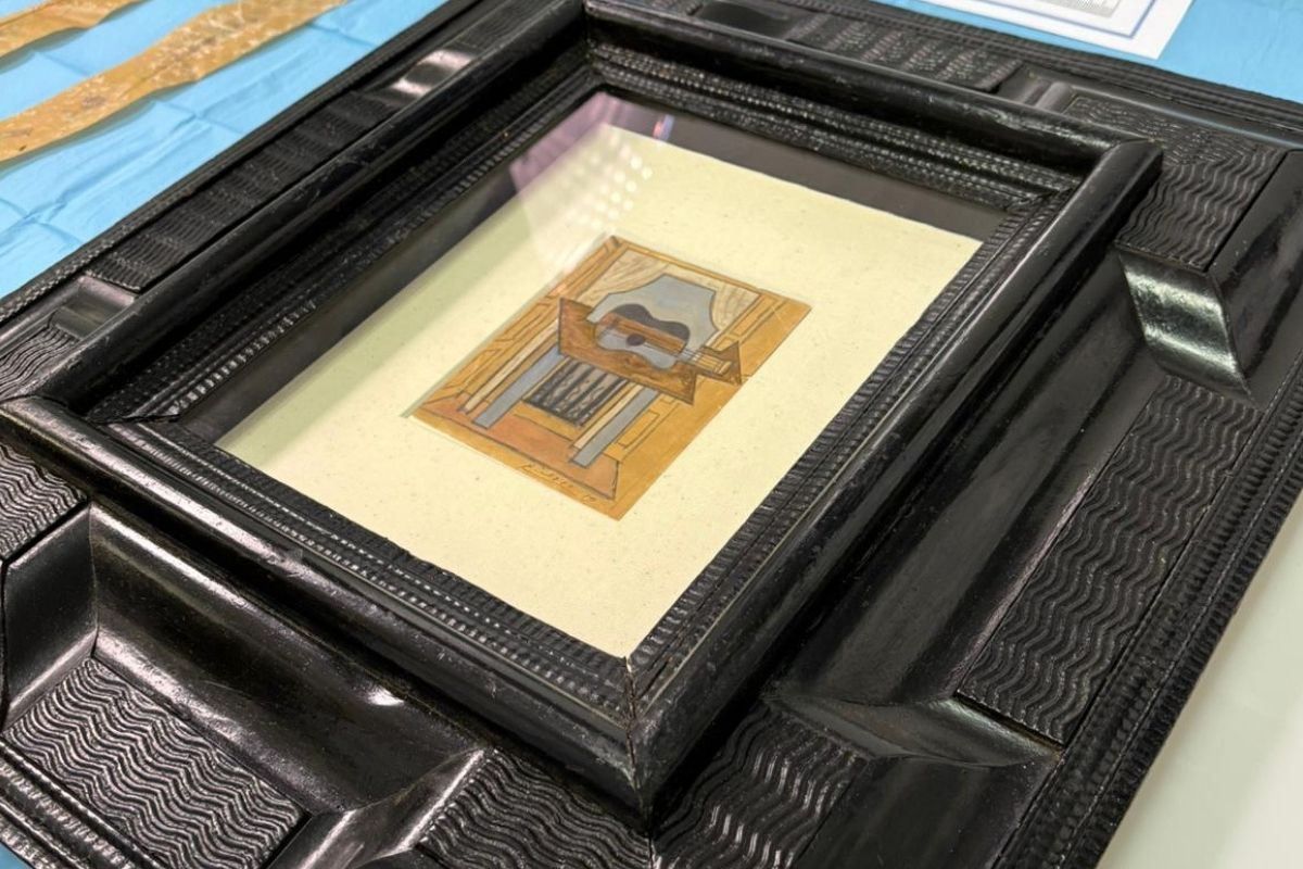 picassonun 1919 tarihli kaybolan gitarli naturmort tablosu bulundu ih99GcOk.jpg