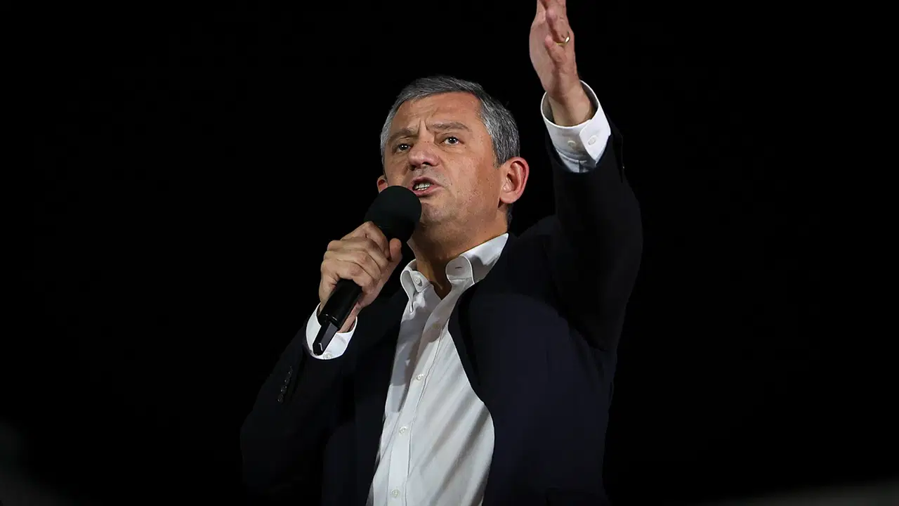 akin gurleke sure vermisti ozgur ozelden bu aksam icin saatli cagri xMJYQjq5.jpg