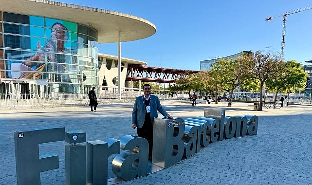 baskan demirden barcelonadaki fuarda smart torbali mesaisi k6HdnUrs.jpg