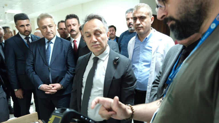 rektor-yilmaz-duyurdu-togu-hastanesinde-rfid-donemiyle-sifir-hata-maksimum-hiz-mT7466Dk